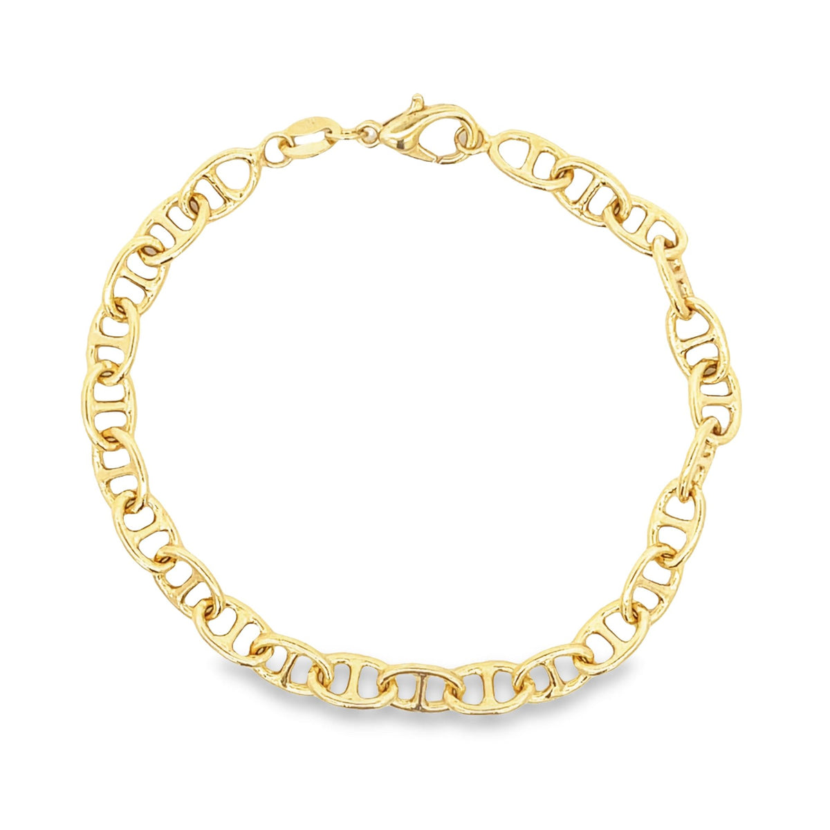 A polished yellow gold mariner link chain bracelet rests in a circle against a clean white background.