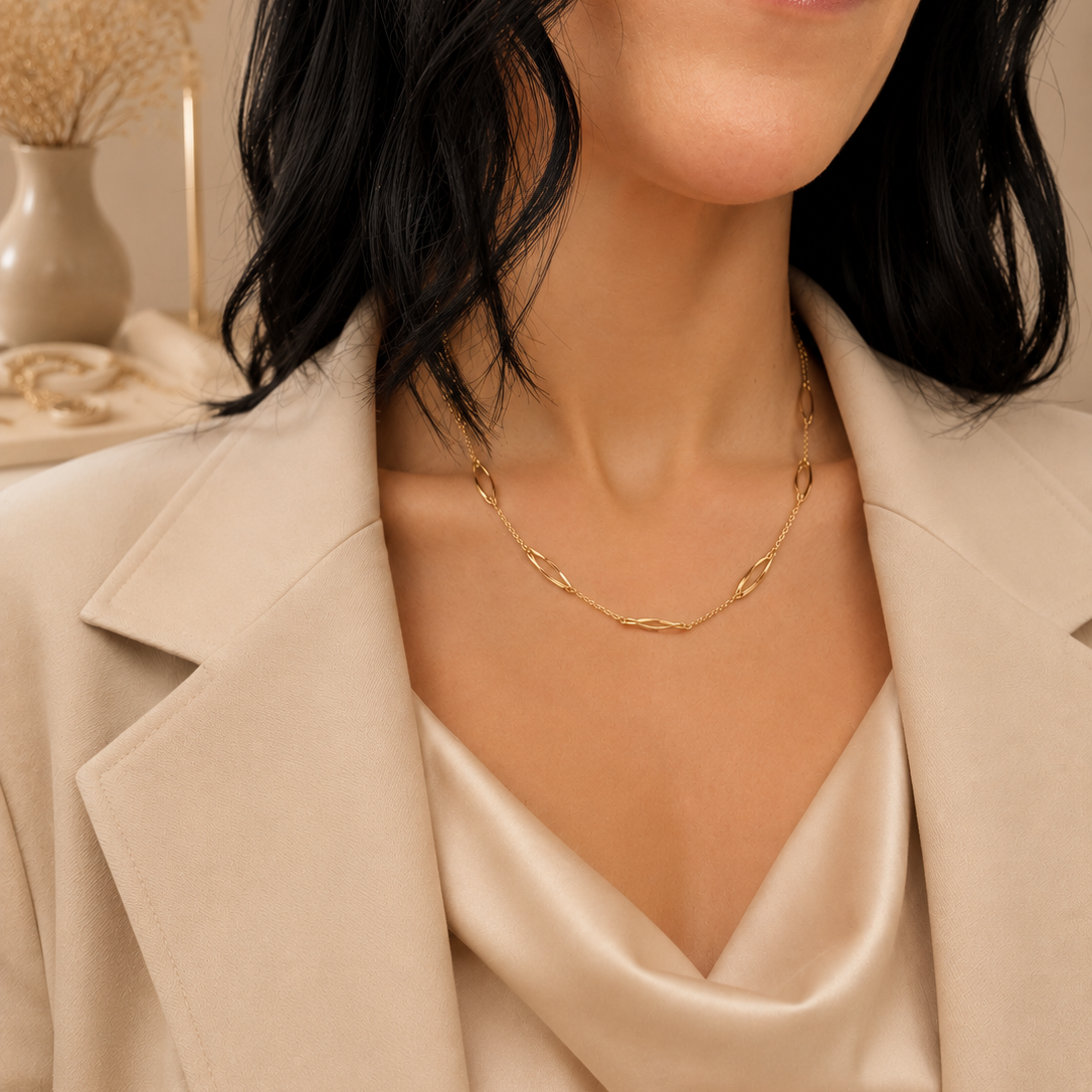 Delicate Gold Filled choker necklace featuring elegant open links and an adjustable chain. A lightweight minimalist piece designed for everyday wear and effortless layering.