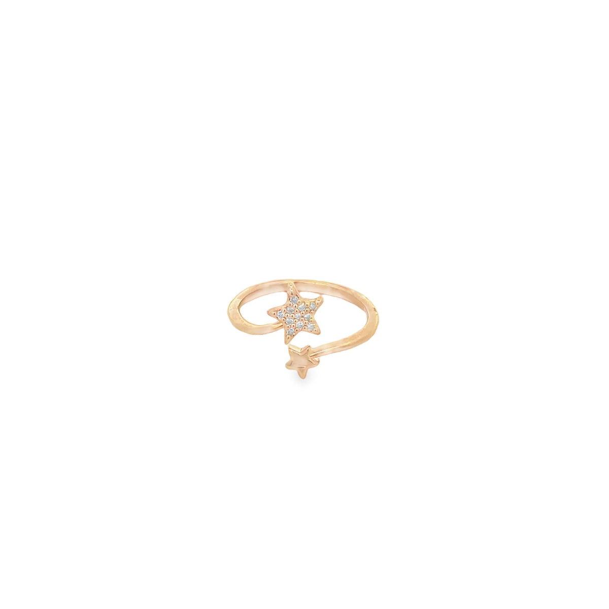 A rose gold open ring features two star motifs, with the larger star encrusted with shimmering pavé diamonds.