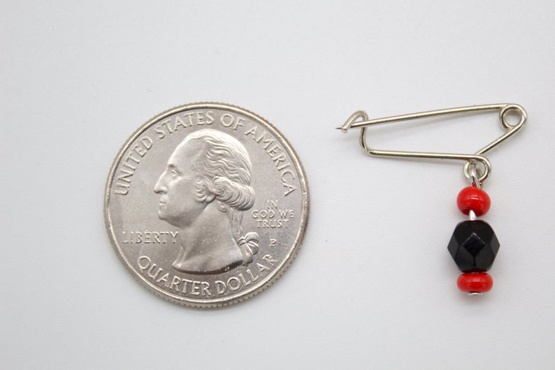 18K Gold Filled Azabache Red And Black Bead Pin